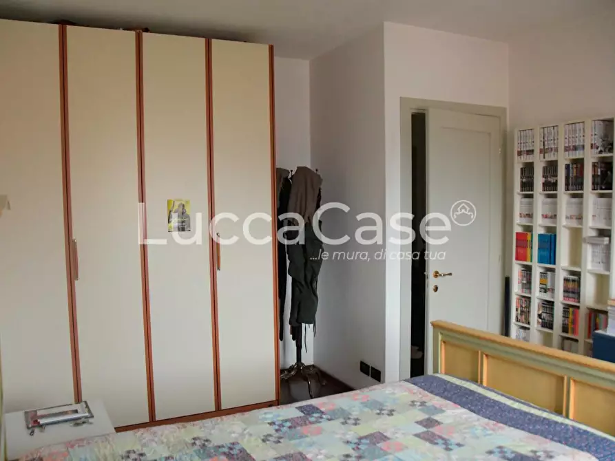 Immagine 14 di Villa in vendita  a Capannori