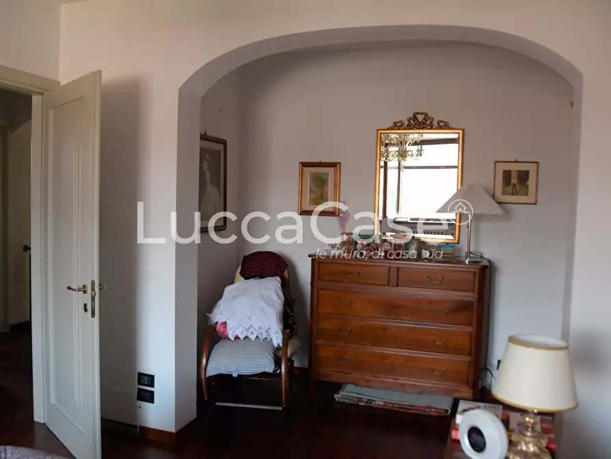 Immagine 12 di Villa in vendita  a Capannori