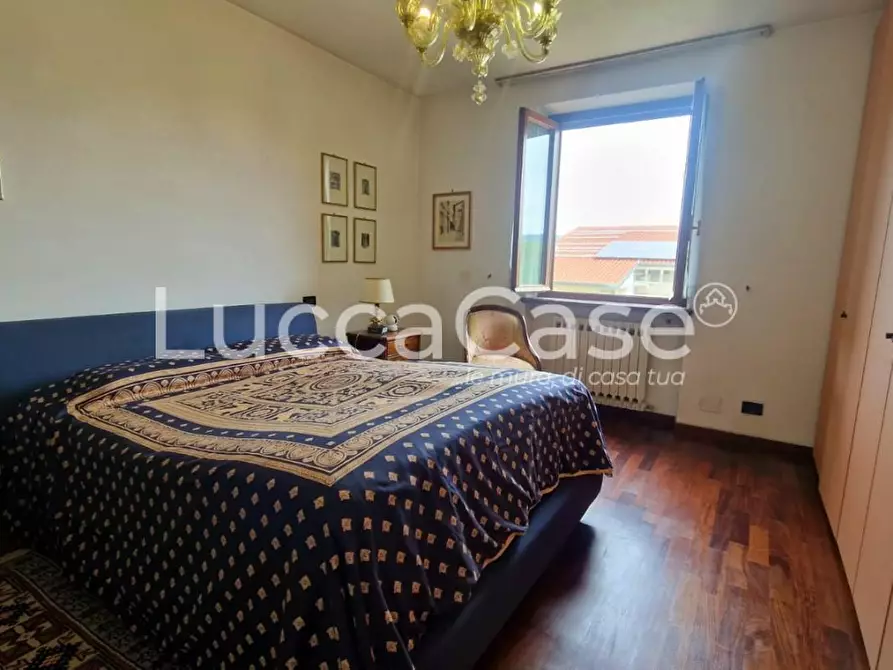 Immagine 31 di Villa in vendita  a Capannori