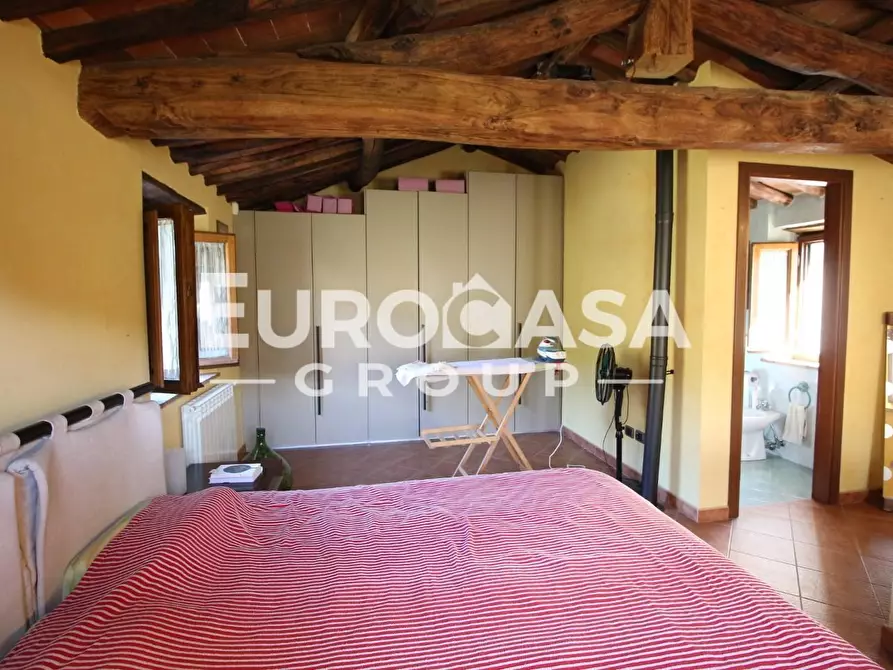 Immagine 10 di Villa in vendita  a Capannori