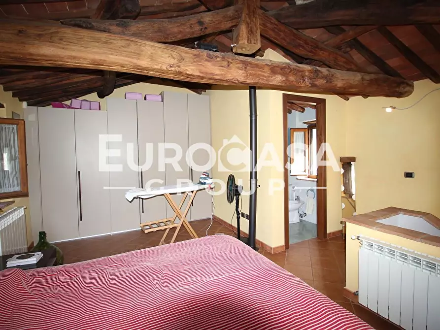 Immagine 19 di Villa in vendita  a Capannori