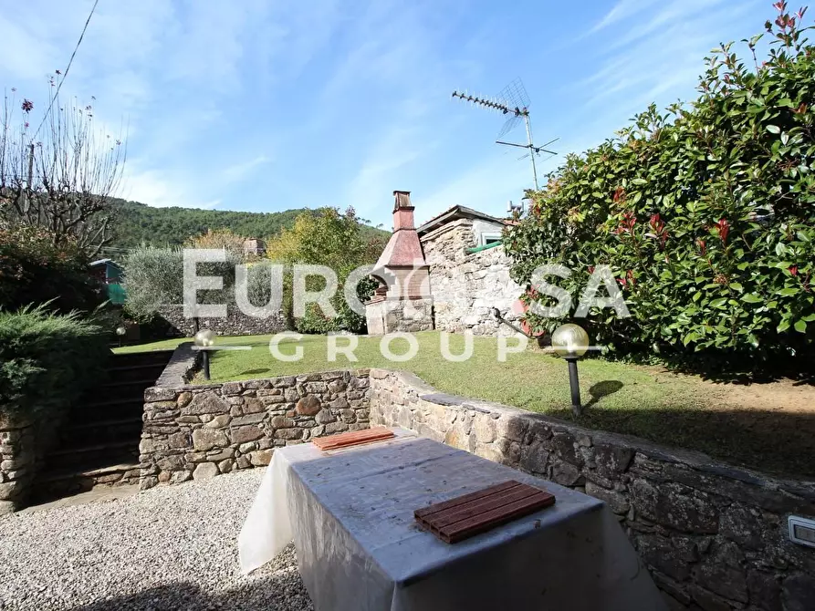 Immagine 2 di Villa in vendita  a Capannori