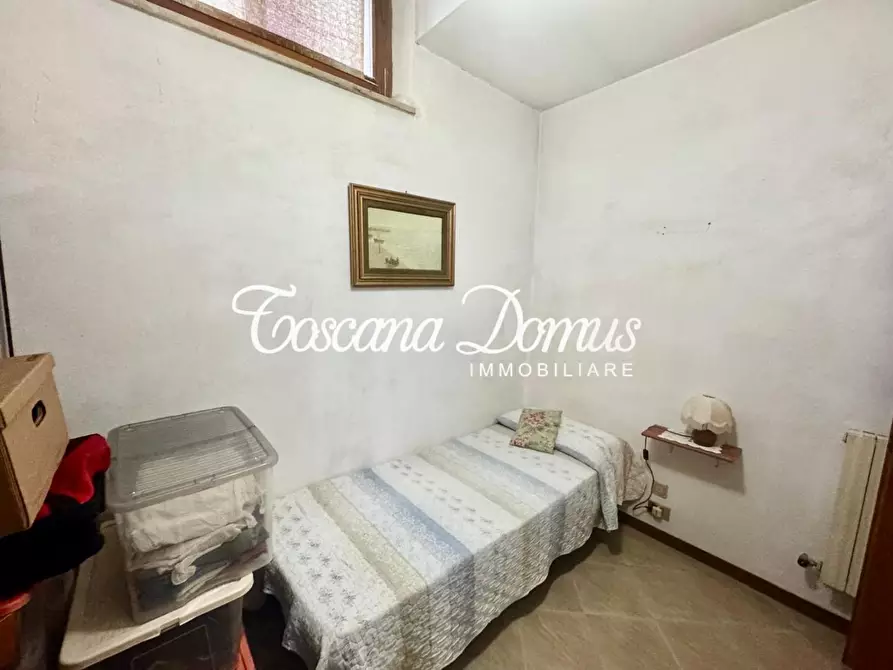 Immagine 11 di Appartamento in vendita  a Siena