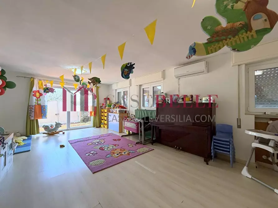 Immagine 40 di Casa indipendente in vendita  a Viareggio