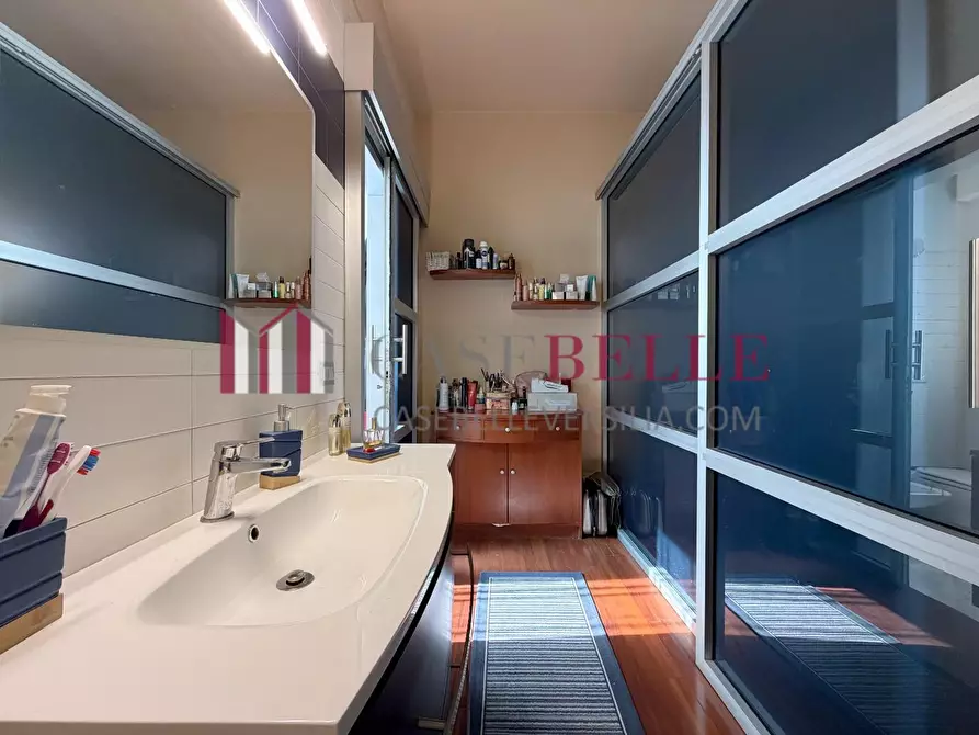 Immagine 27 di Casa indipendente in vendita  a Viareggio