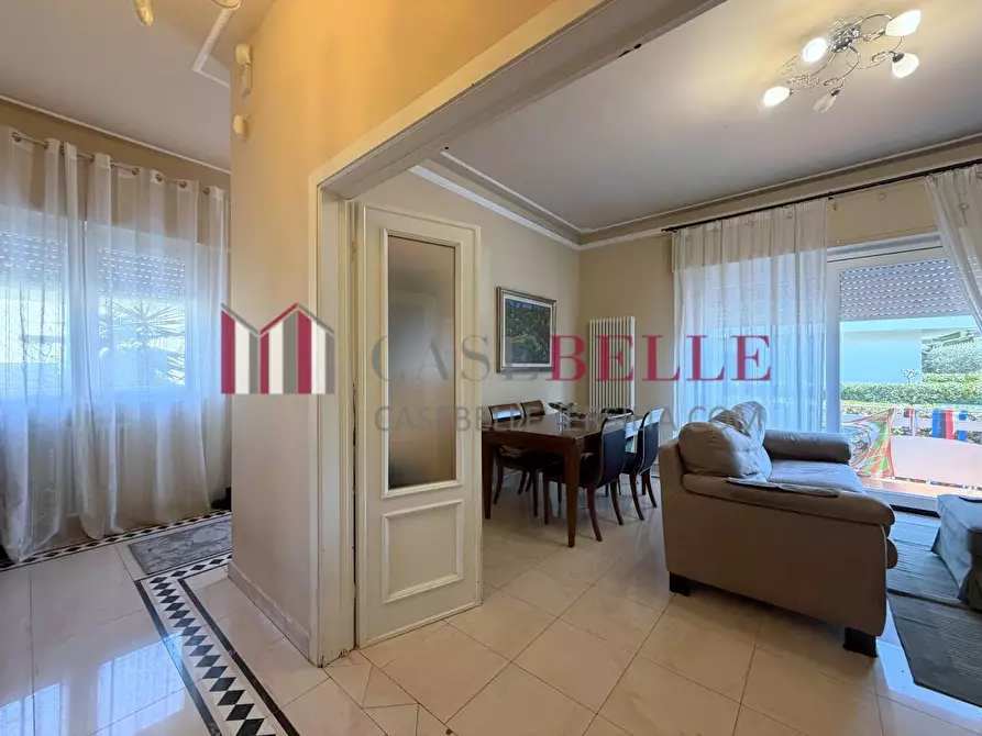 Immagine 46 di Casa indipendente in vendita  a Viareggio