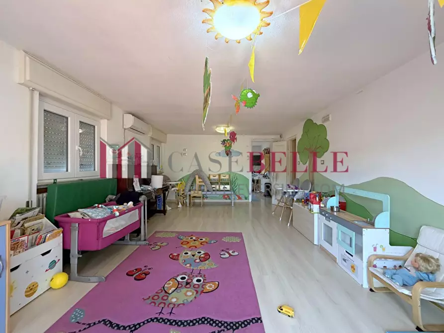 Immagine 41 di Casa indipendente in vendita  a Viareggio