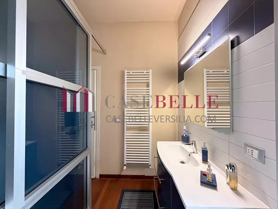 Immagine 32 di Casa indipendente in vendita  a Viareggio