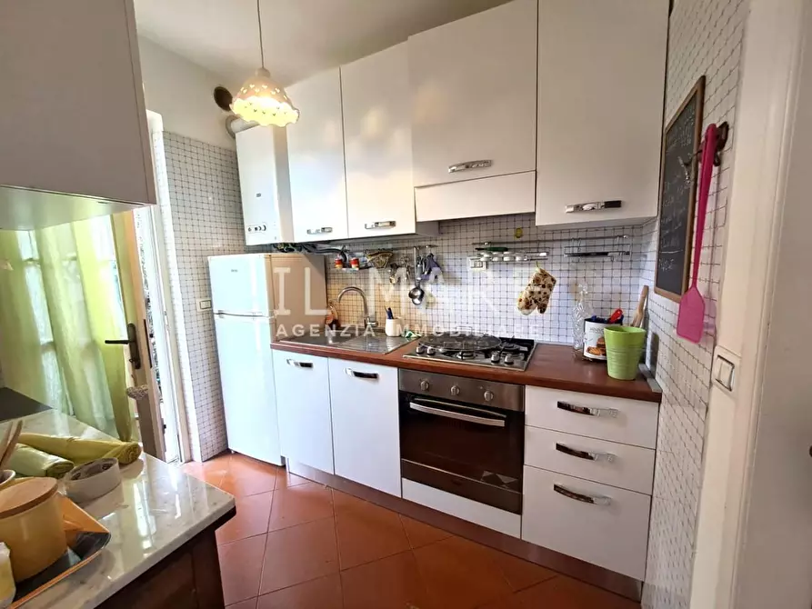 Immagine 9 di Villetta a schiera in vendita  a Massa