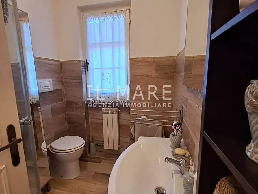 Immagine 20 di Villetta a schiera in vendita  a Massa