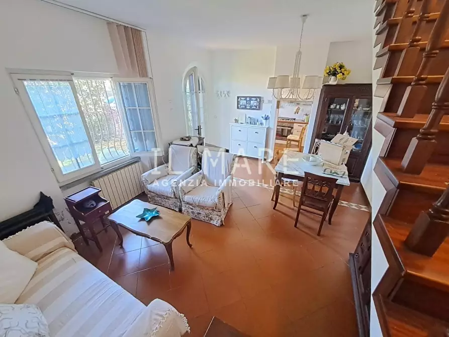 Immagine 8 di Villetta a schiera in vendita  a Massa