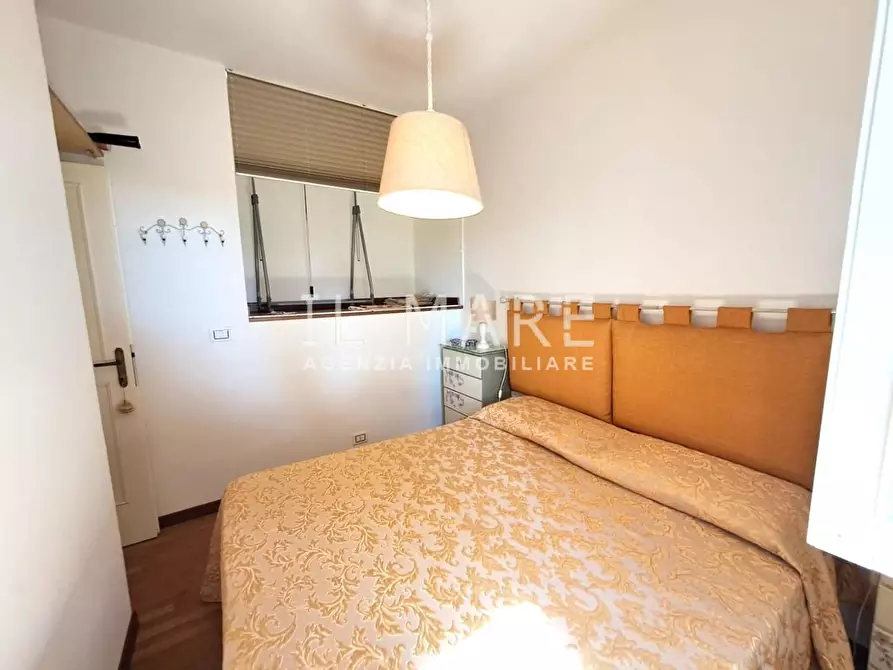 Immagine 16 di Villetta a schiera in vendita  a Massa