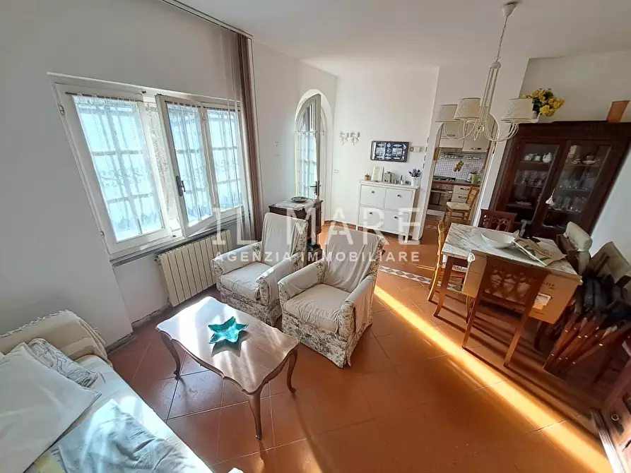 Immagine 3 di Villetta a schiera in vendita  a Massa