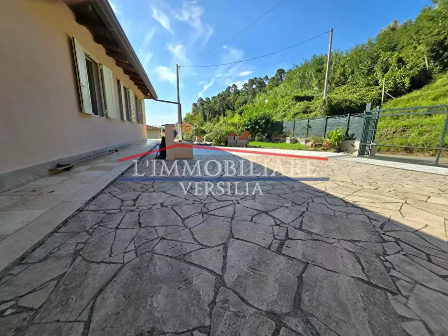 Immagine 54 di Casa indipendente in vendita  a Massa