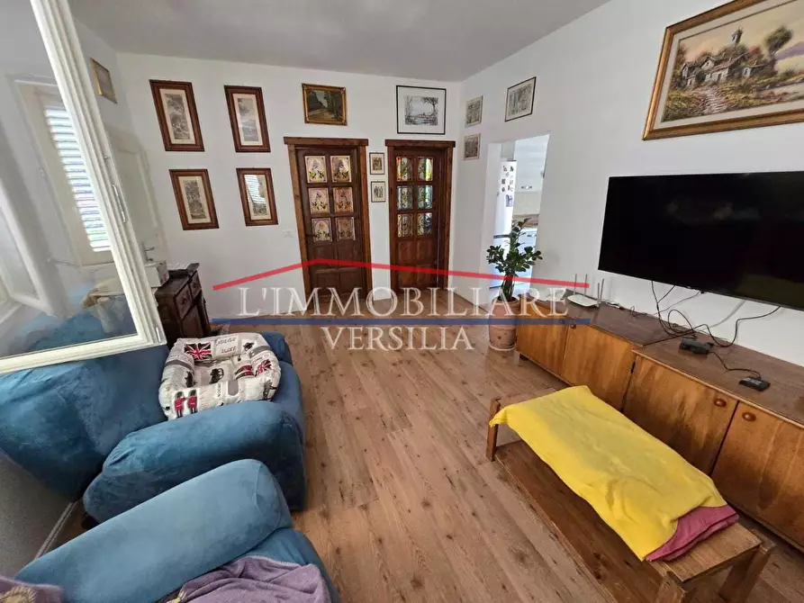 Immagine 3 di Casa indipendente in vendita  a Massa