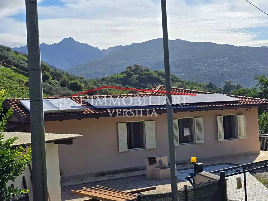 Immagine 60 di Casa indipendente in vendita  a Massa