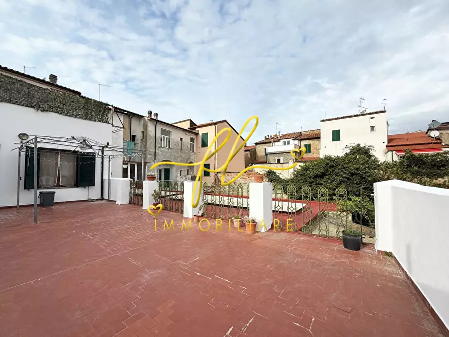 Immagine 5 di Appartamento in vendita  a Cecina