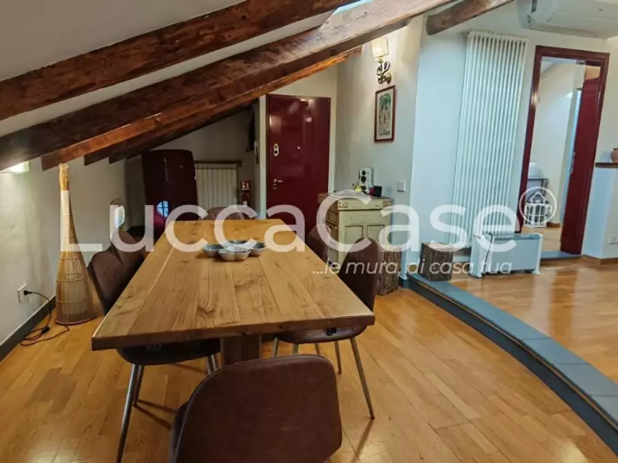 Immagine 2 di Appartamento in affitto  a Lucca