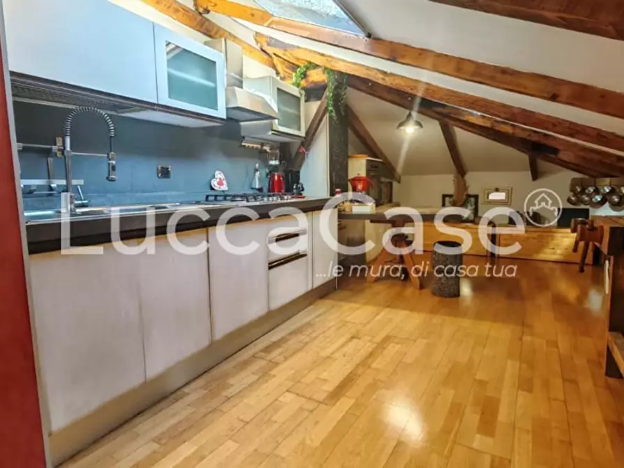 Immagine 3 di Appartamento in affitto  a Lucca