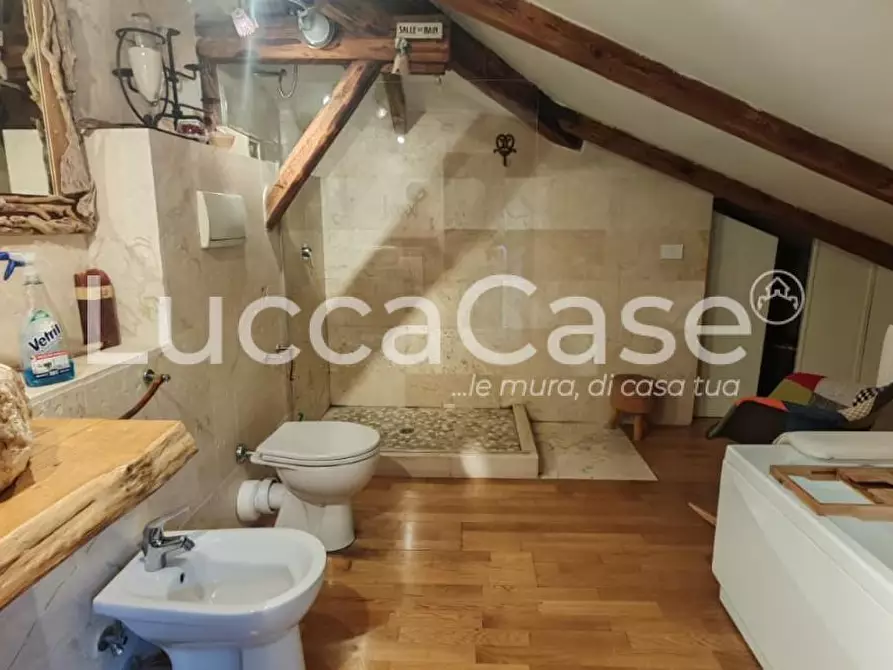 Immagine 6 di Appartamento in affitto  a Lucca