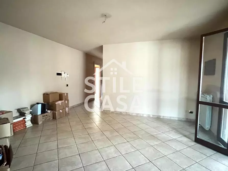 Immagine 2 di Magazzino in vendita  a Pescia