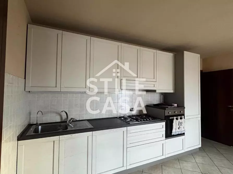 Immagine 8 di Magazzino in vendita  a Pescia