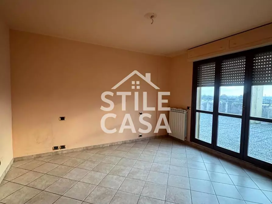 Immagine 12 di Magazzino in vendita  a Pescia