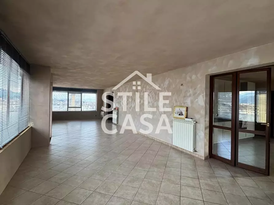 Immagine 7 di Magazzino in vendita  a Pescia