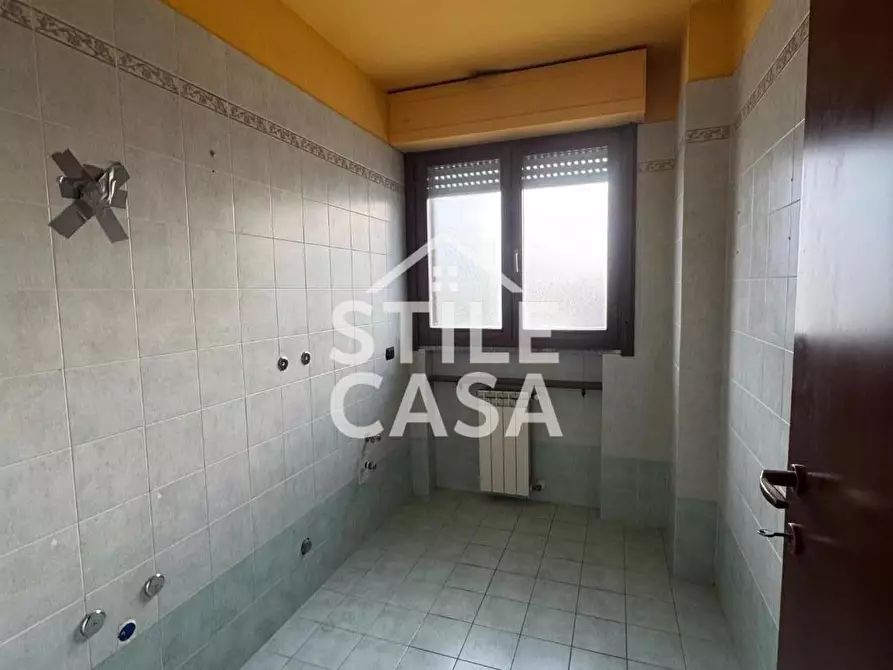 Immagine 11 di Magazzino in vendita  a Pescia