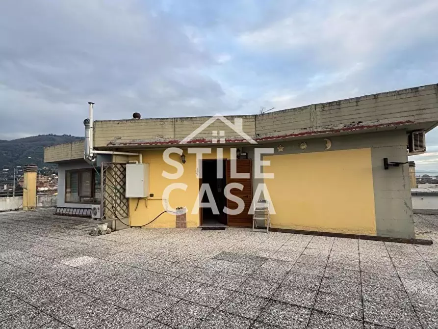 Immagine 13 di Magazzino in vendita  a Pescia