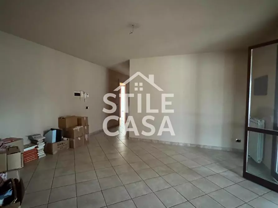 Immagine 3 di Magazzino in vendita  a Pescia