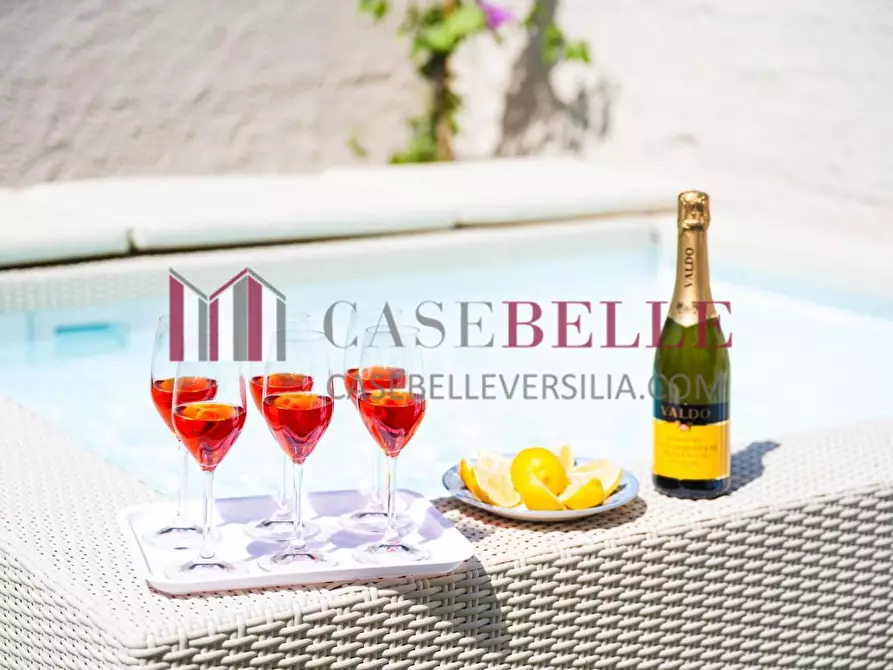 Immagine 3 di Casa indipendente in vendita  a Camaiore