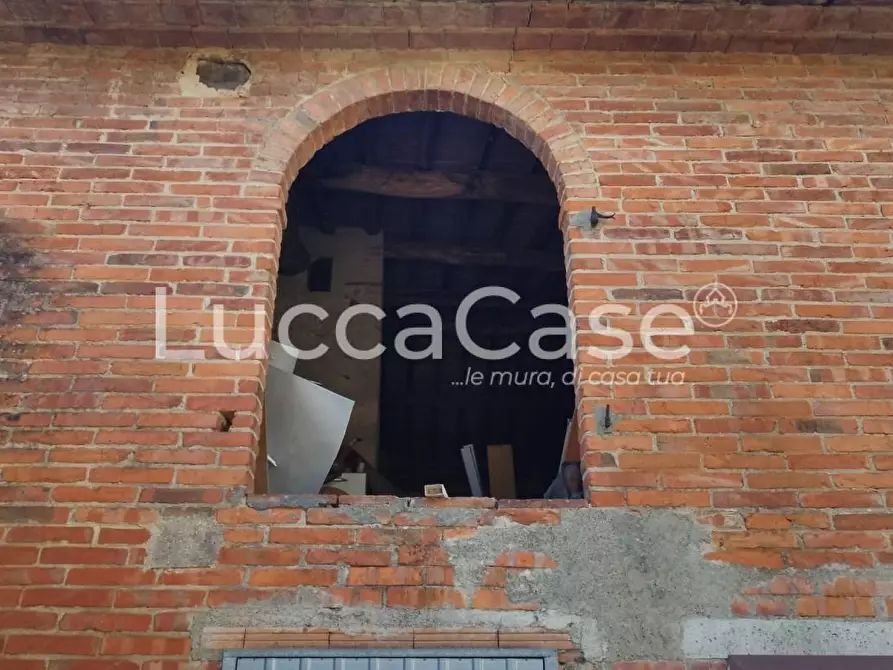 Immagine 11 di Rustico / casale in vendita  a Capannori