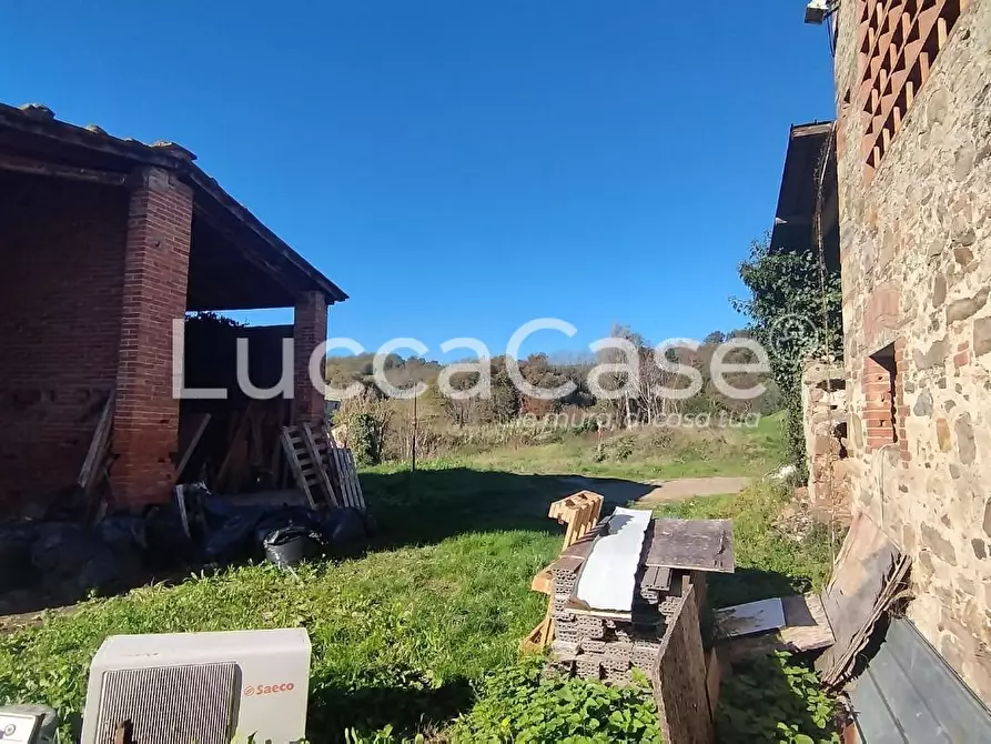 Immagine 7 di Rustico / casale in vendita  a Capannori