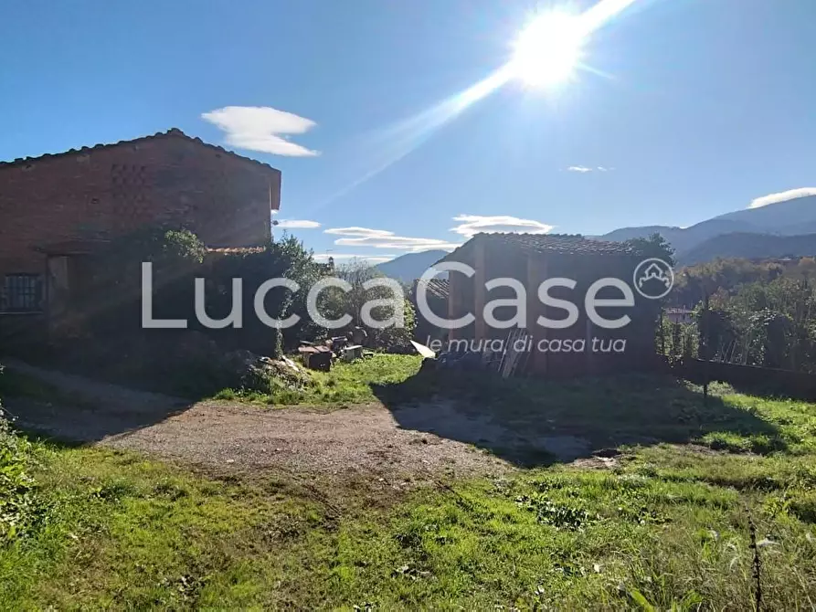 Immagine 1 di Rustico / casale in vendita  a Capannori