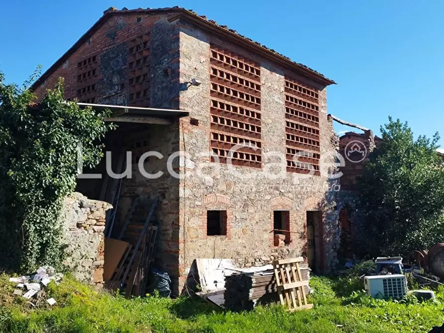 Immagine 5 di Rustico / casale in vendita  a Capannori
