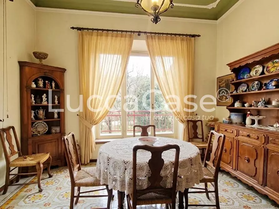 Immagine 3 di Villa in vendita  a Lucca