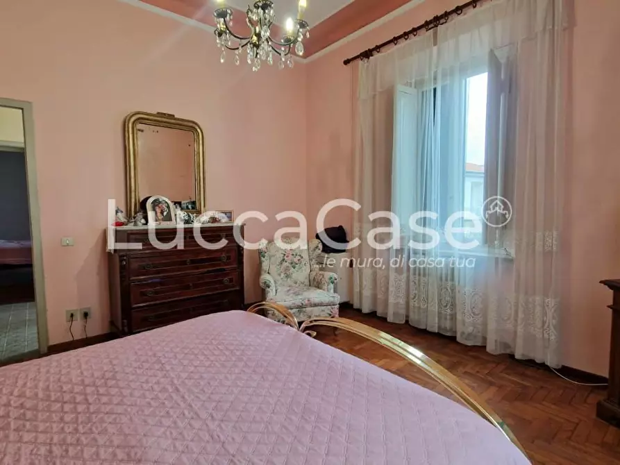 Immagine 20 di Villa in vendita  a Lucca