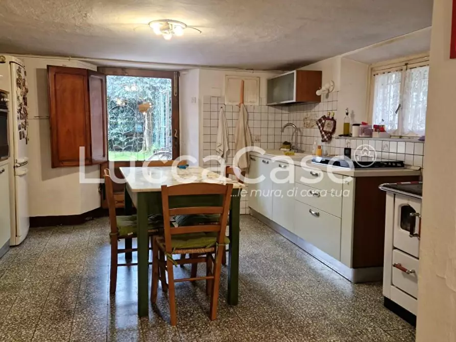 Immagine 26 di Villa in vendita  a Lucca