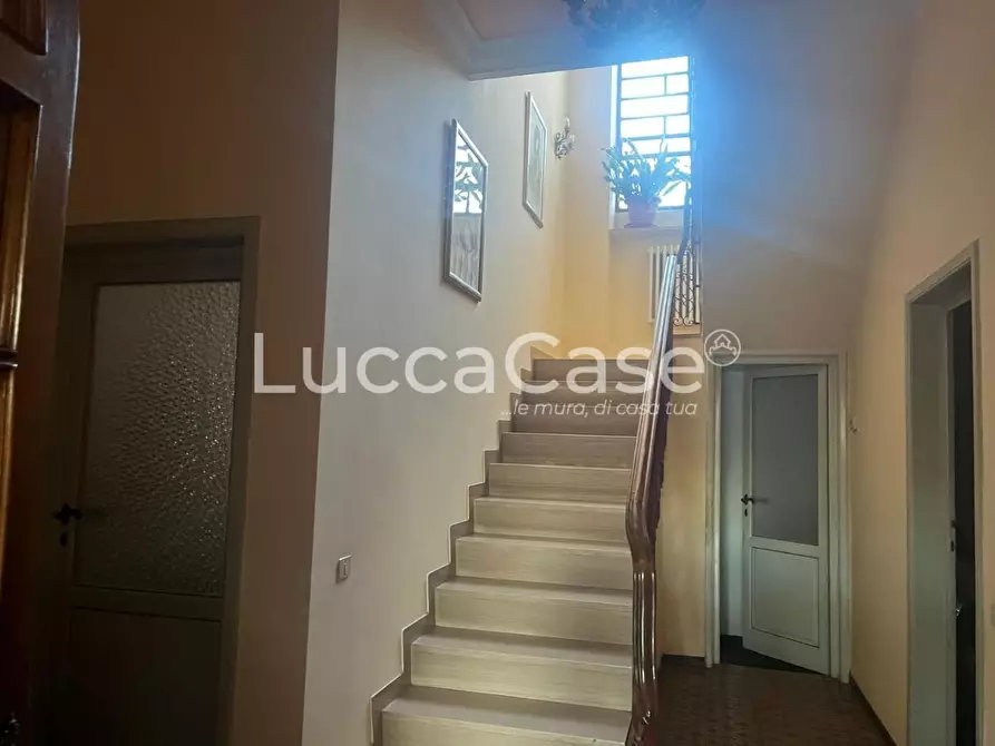 Immagine 14 di Villa in vendita  a Lucca