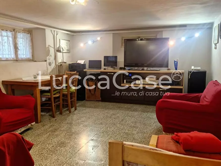 Immagine 31 di Villa in vendita  a Lucca