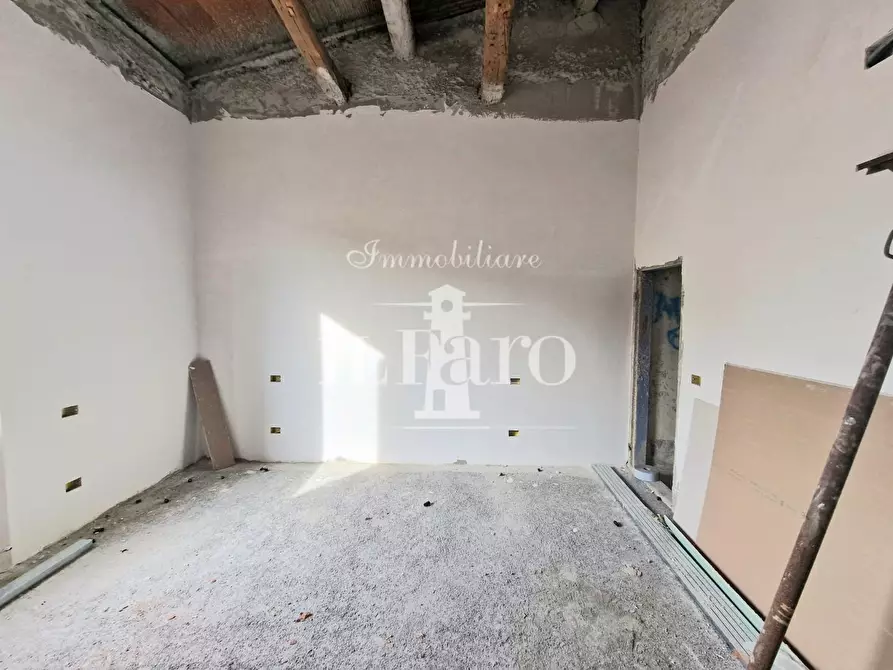 Immagine 18 di Terratetto in vendita  a Campi Bisenzio