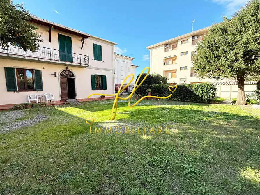 Immagine 27 di Appartamento in vendita  a Rosignano Marittimo