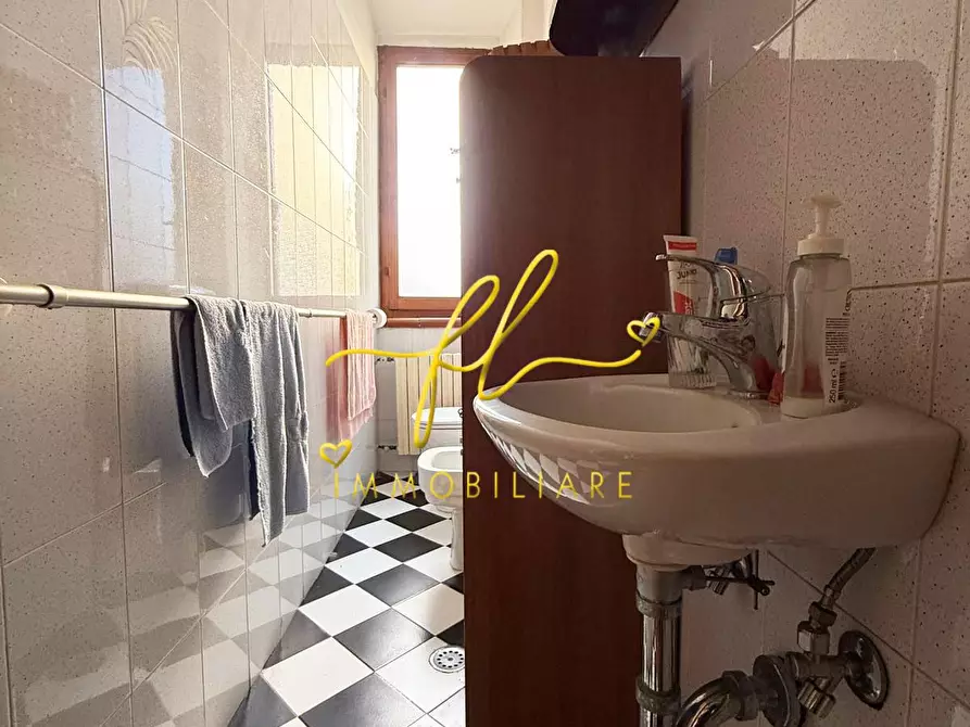 Immagine 24 di Appartamento in vendita  a Rosignano Marittimo