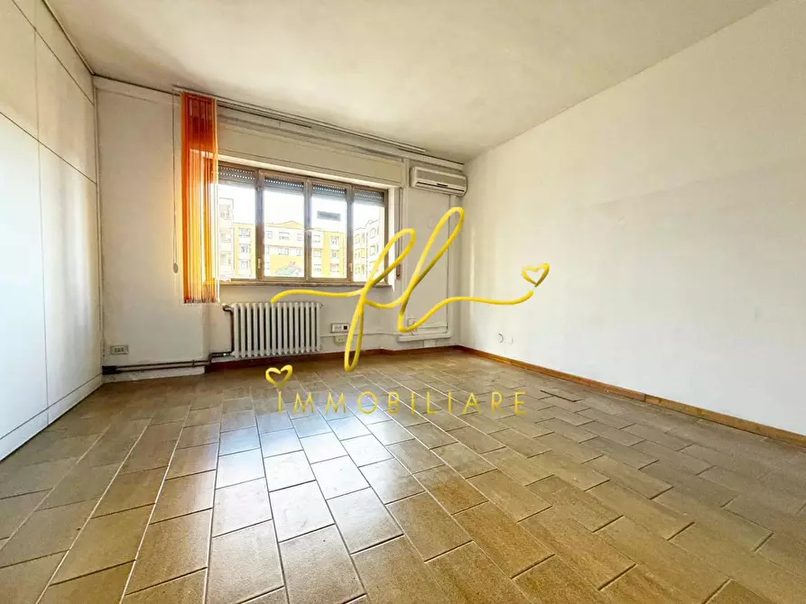 Immagine 5 di Ufficio in vendita  a Cecina