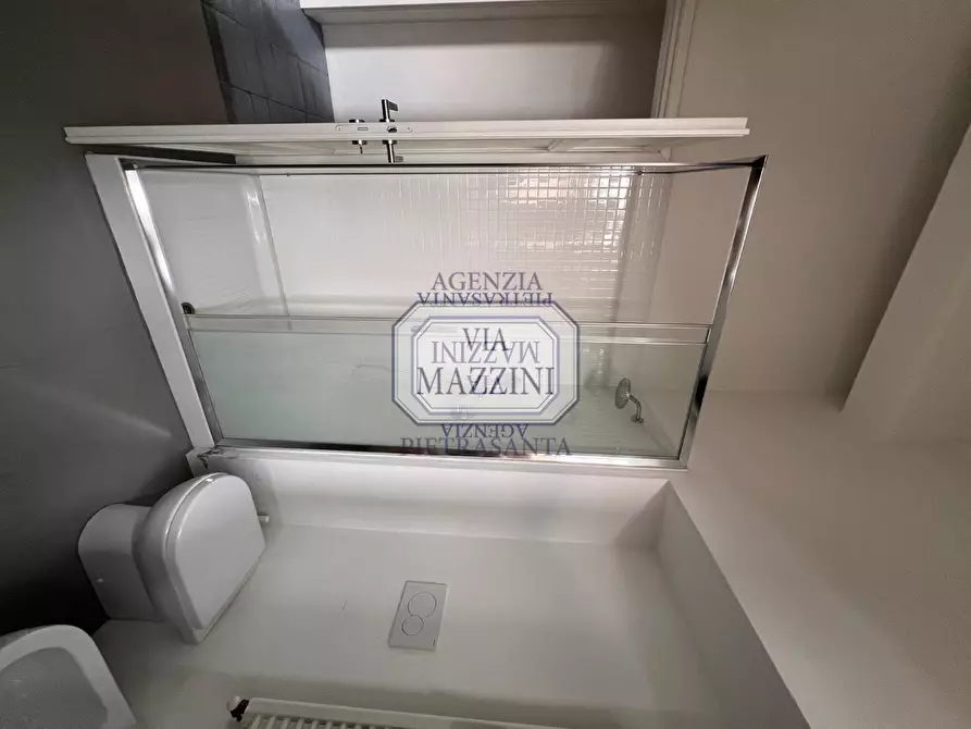 Immagine 24 di Casa bifamiliare in vendita  a Pietrasanta