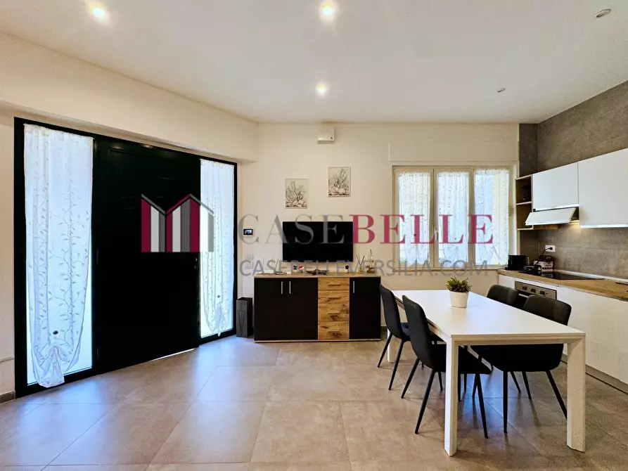 Immagine 1 di Appartamento in affitto  a Pietrasanta