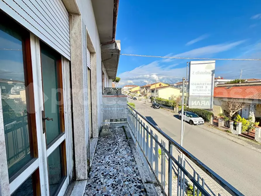 Immagine 12 di Appartamento in vendita  a Viareggio