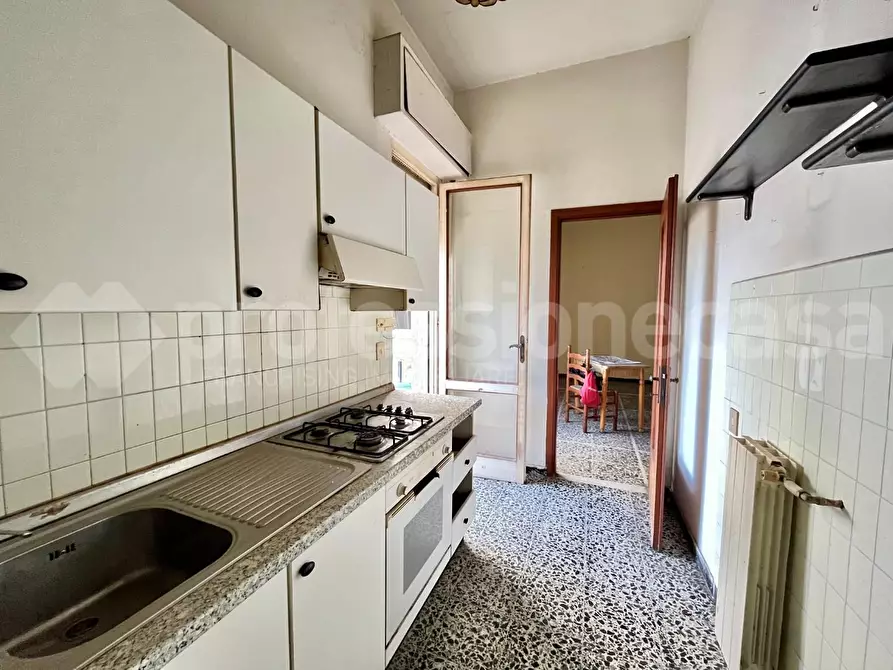 Immagine 6 di Appartamento in vendita  a Viareggio