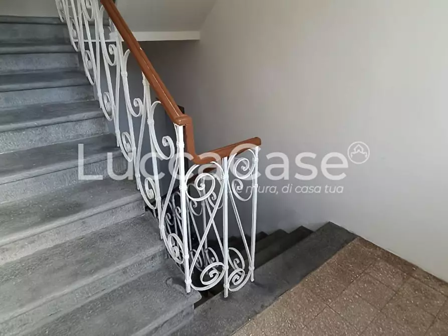 Immagine 9 di Ufficio in vendita  a Massarosa